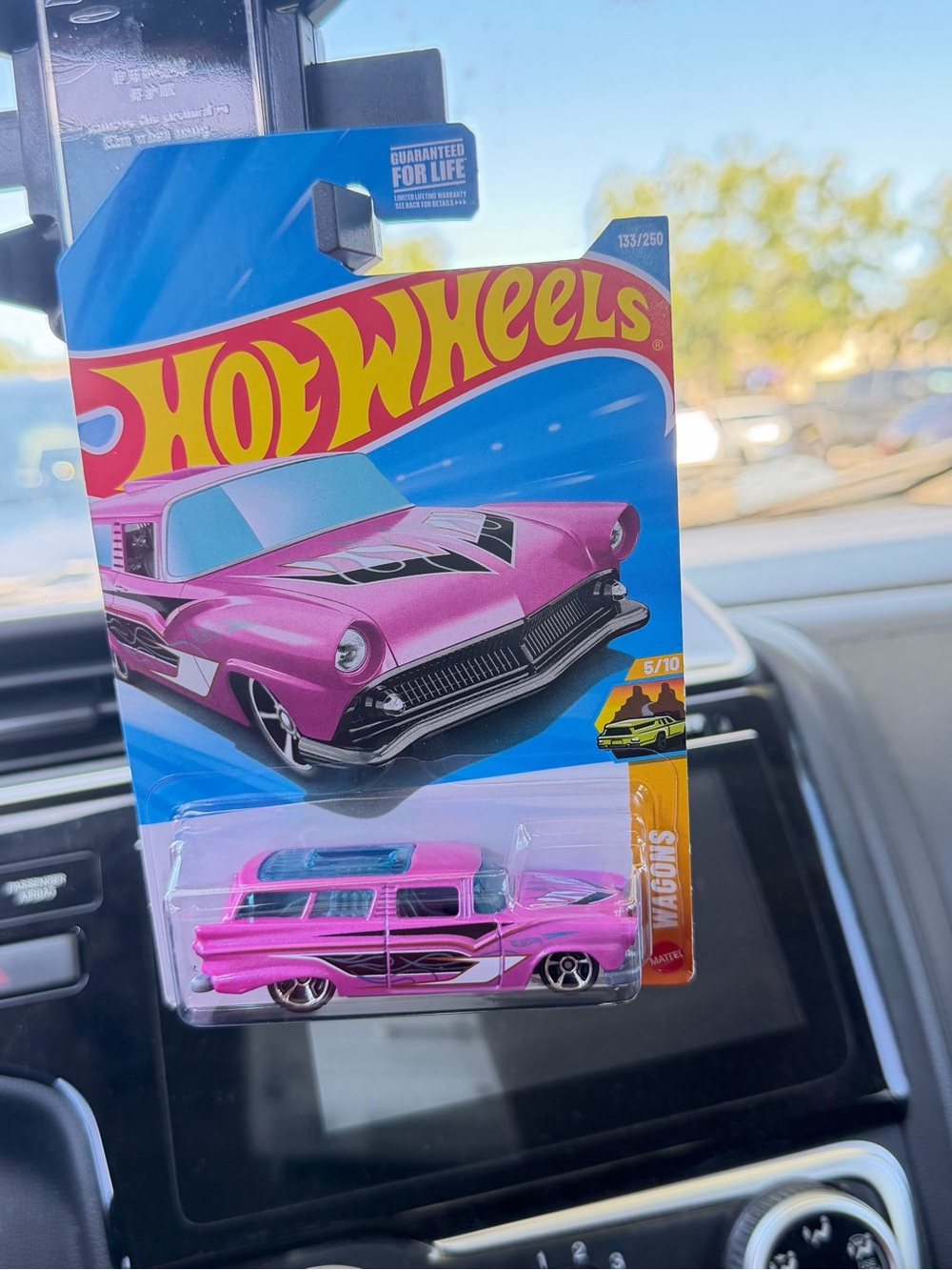 Mattel Hot Wheels Car
8 Crate Wagon
1:64